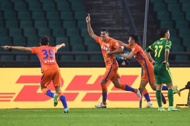 开云-外援压阵泰山双线豪取13连胜争双冠 下轮决战海港